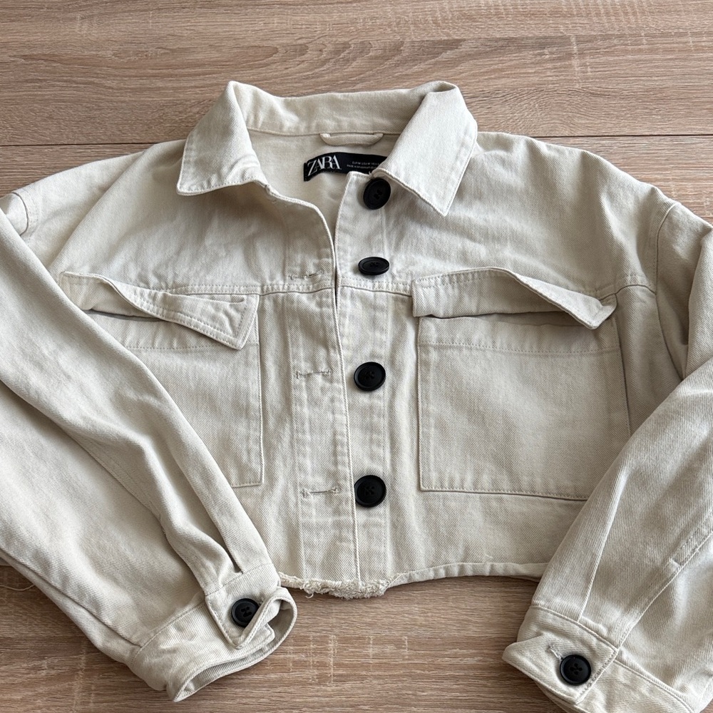 Zara Beige Cropped Jacket